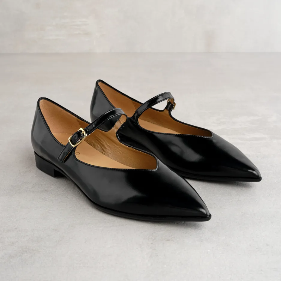 ballerina_nera_a_mandorla_0-1.webp Outlet Ballerina Nera a Mandorla Ballerine