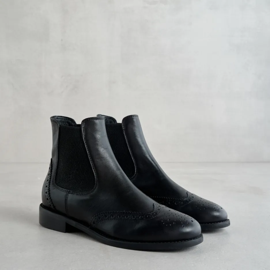 flat_ankle_boot_1.webp New Flat Ankle Boot Stivaletti Flat