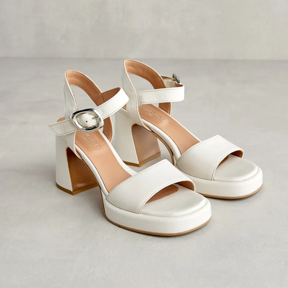 sandalo_avorio_fibbia_cla_0.webp New Sandalo Fibbia Classy Sandali Con Tacco