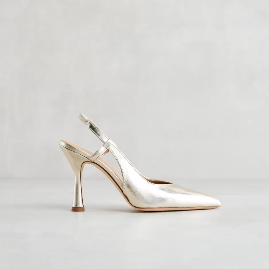 slingback_oro_a_punta_1.webp Outlet Slingback a Punta Décolleté