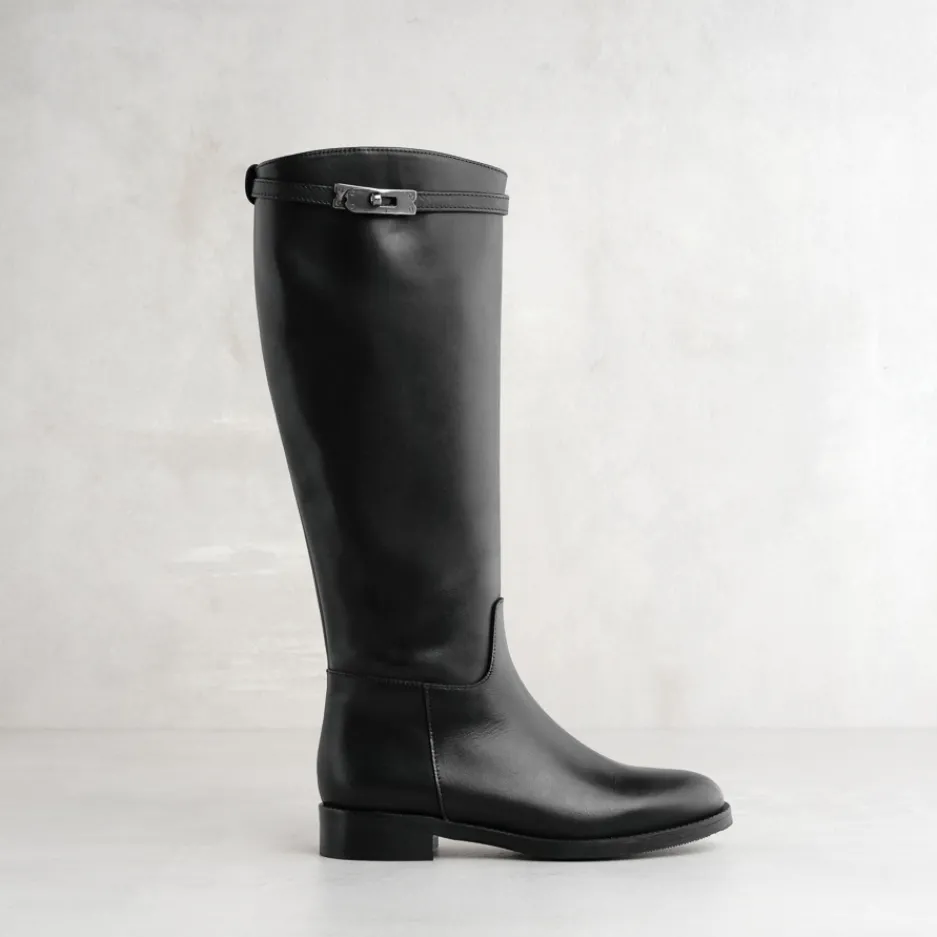 stivale_nero_con_accessor_0.webp Online Stivale con Accessorio Stivali Flat