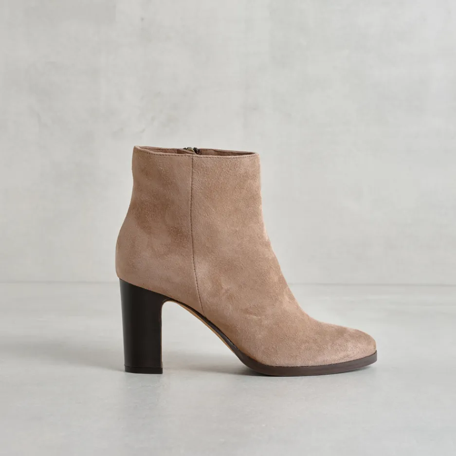 stivaletto_tortora_tacco__0.webp Discount Stivaletto Tacco Cuoio Stivaletti Con Tacco