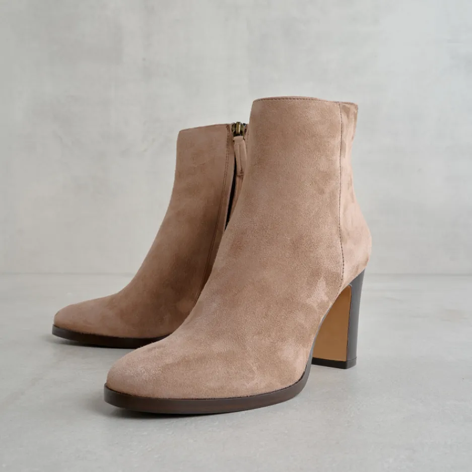 stivaletto_tortora_tacco__1.webp Discount Stivaletto Tacco Cuoio Stivaletti Con Tacco