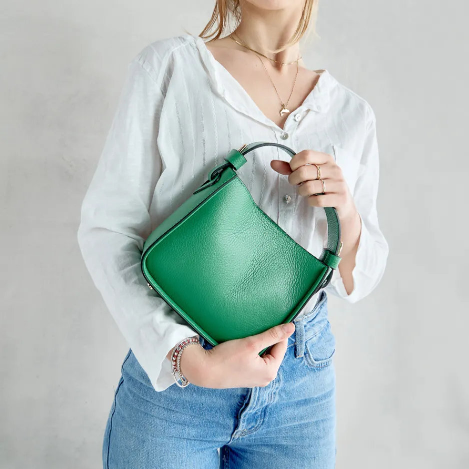 vbag_in_pelle_verde_bandi_0.webp Fashion V-Bag in Pelle Bandiera Borse